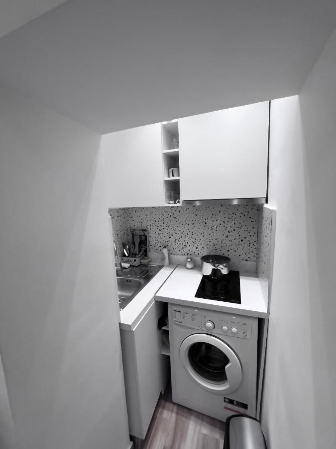 Luxury Apartment In Blloku Area تيرانا المظهر الخارجي الصورة