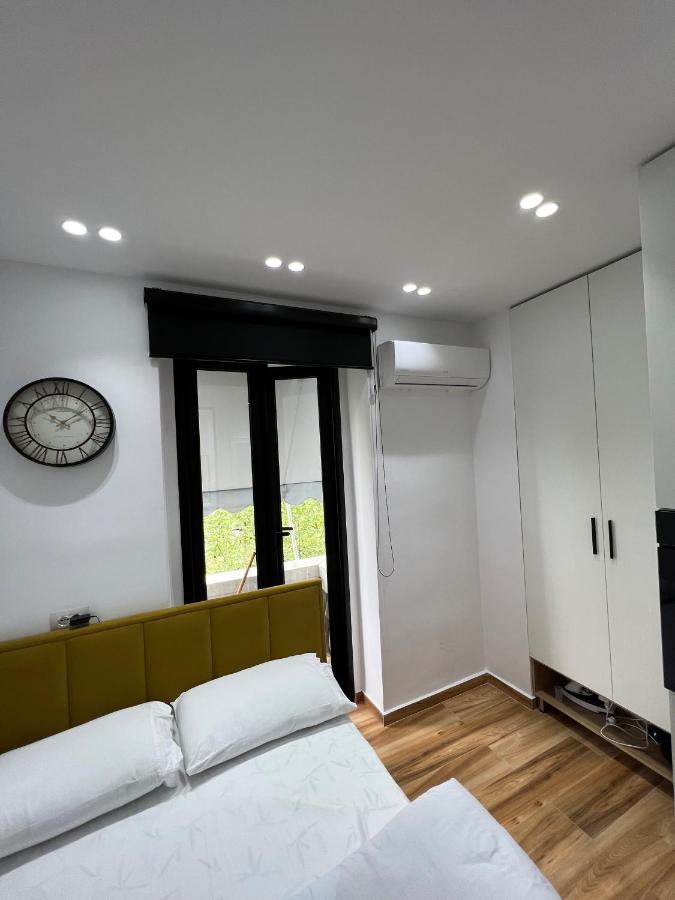 Luxury Apartment In Blloku Area تيرانا المظهر الخارجي الصورة