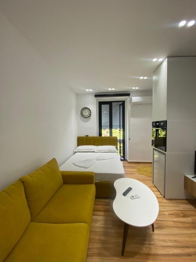 Luxury Apartment In Blloku Area تيرانا المظهر الخارجي الصورة